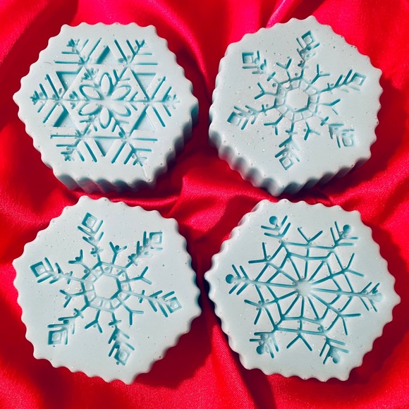 ❄️ Snowflake Soaps ❄️ - Picture 3 of 3